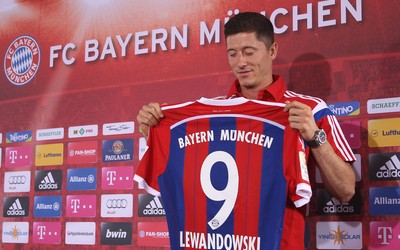 乐竞体育精华-西媒头版：楚阿梅尼的导弹